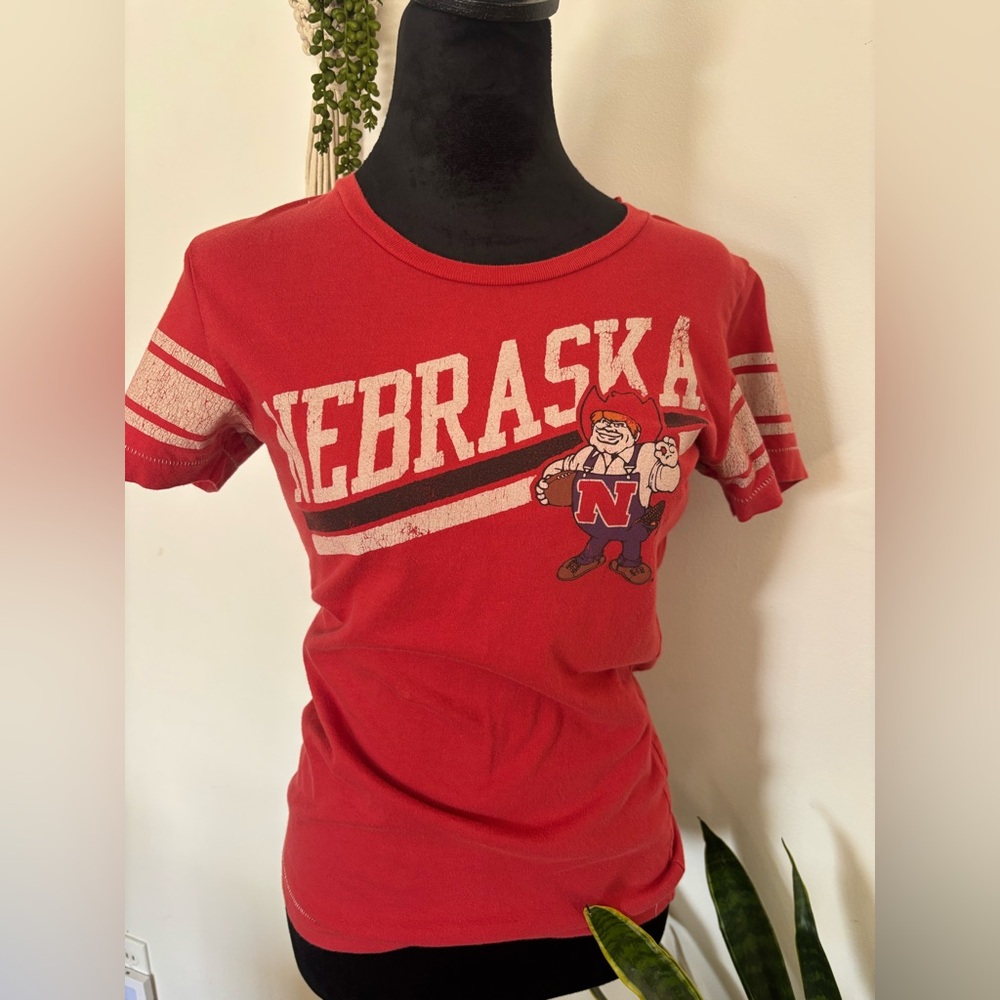 Nebraska Red Short-Sleeve Graphic Tee size large- fits smaller , herbie husker